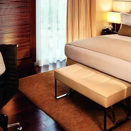מלון Jw Marriott Frankfurt 5*