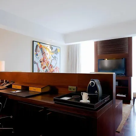 Hotell Jw Marriott Frankfurt 5*